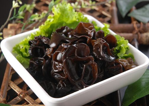 黑(hēi)木(mù)耳